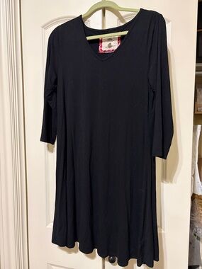 Cupio Black V-Neck Midi A-Line Dress with Three-Quarter Sleeves